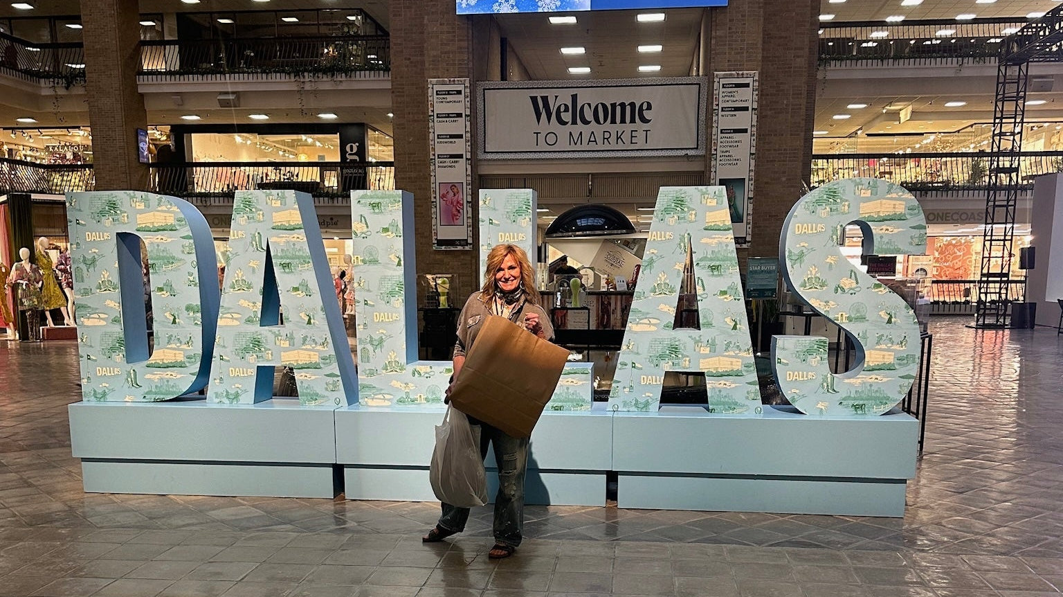 Lu Knueven in Dallas for Boutique Clothing Shopping Experience!