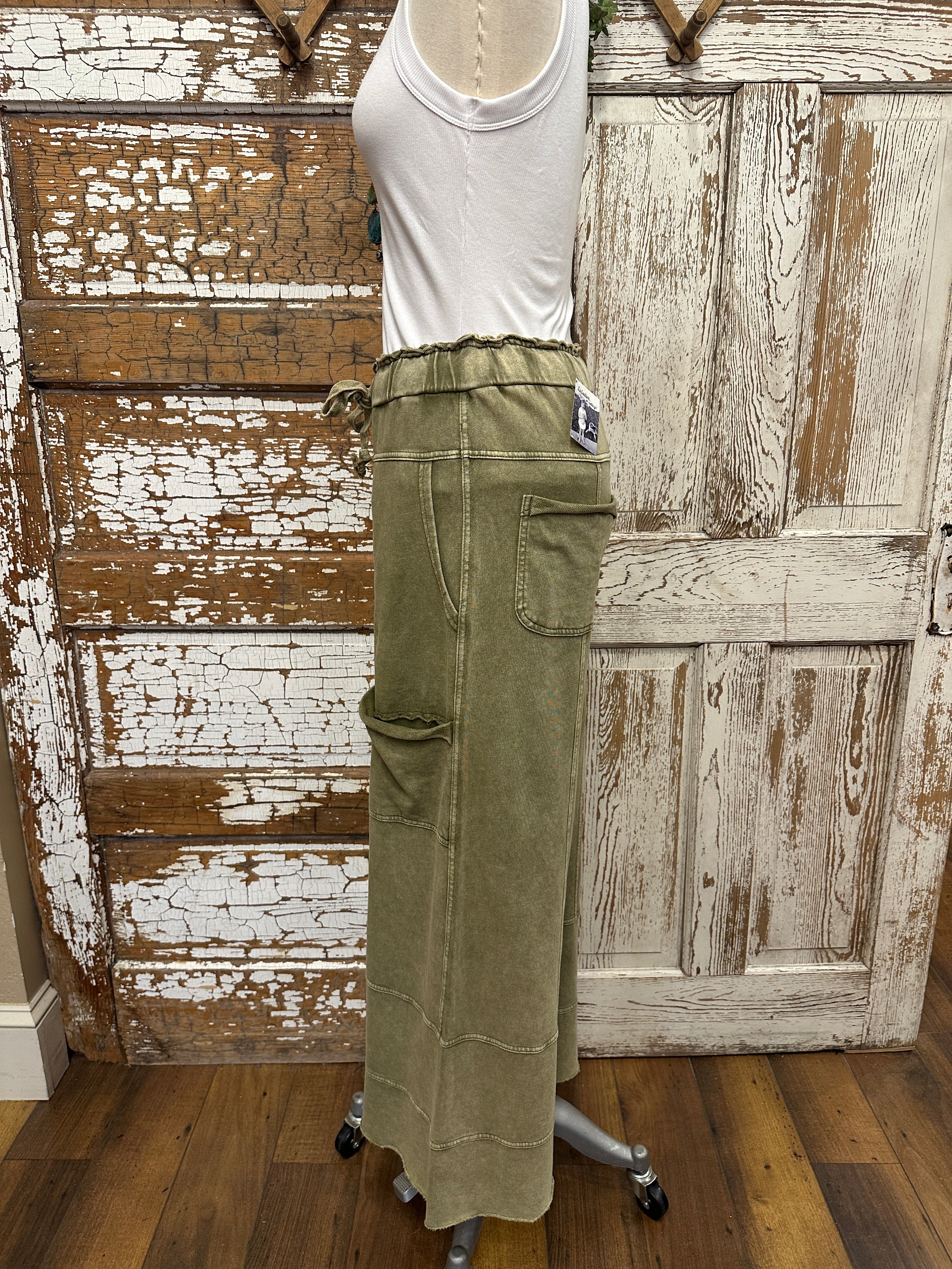 Leisurewear pants in boutiques near me