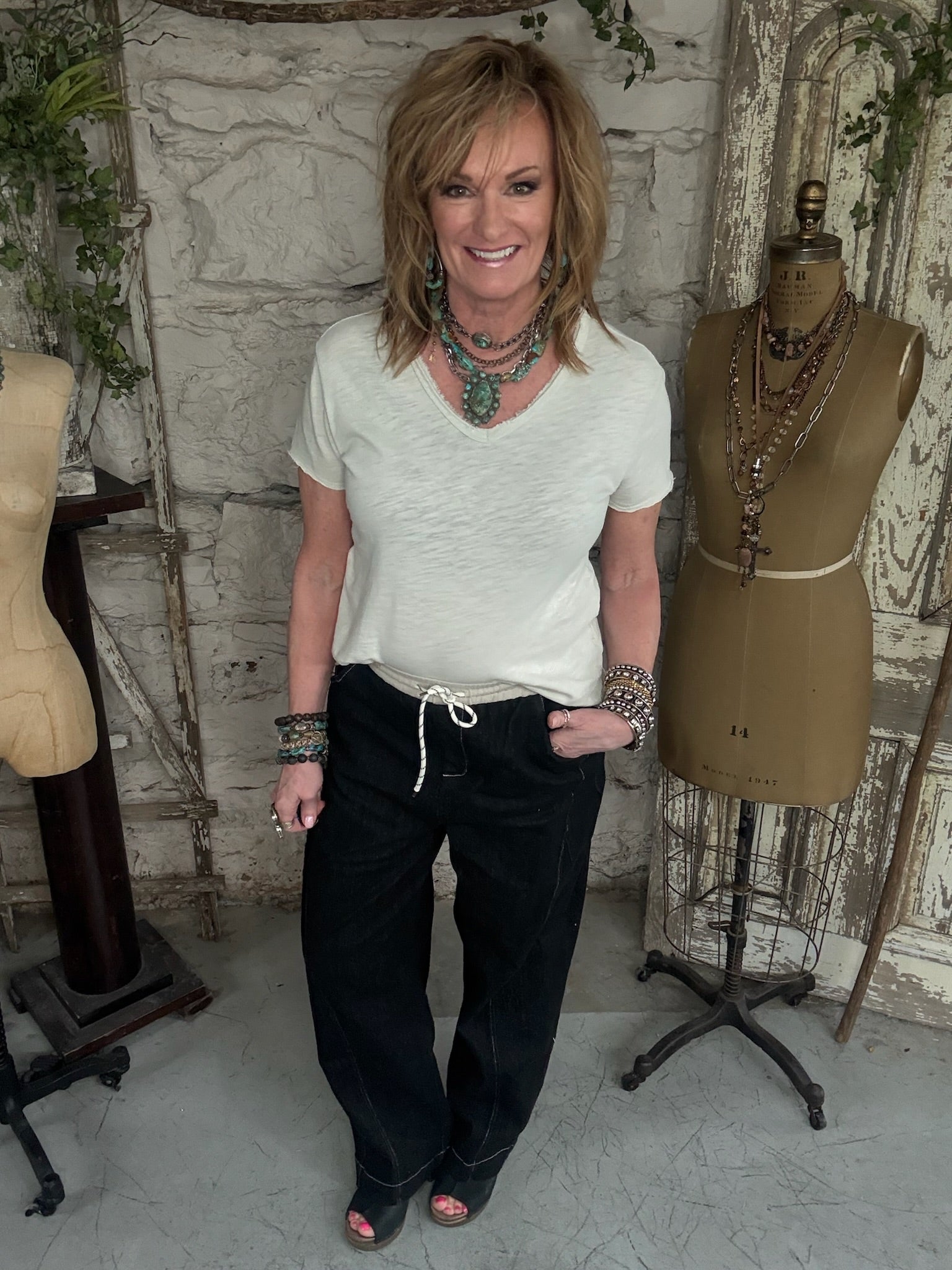 Barrel pant with elastic waist