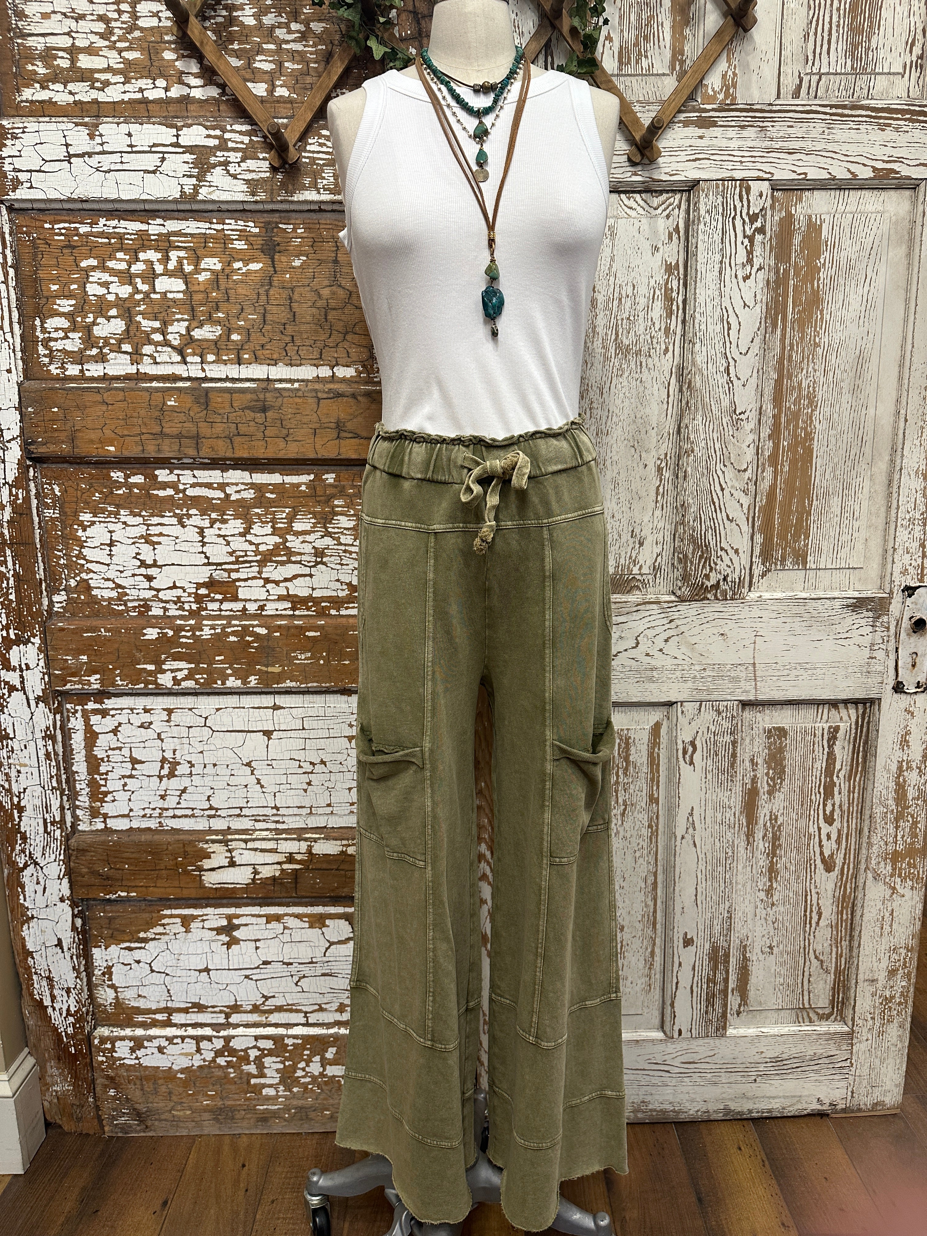 Leisurewear pants boutiques near me