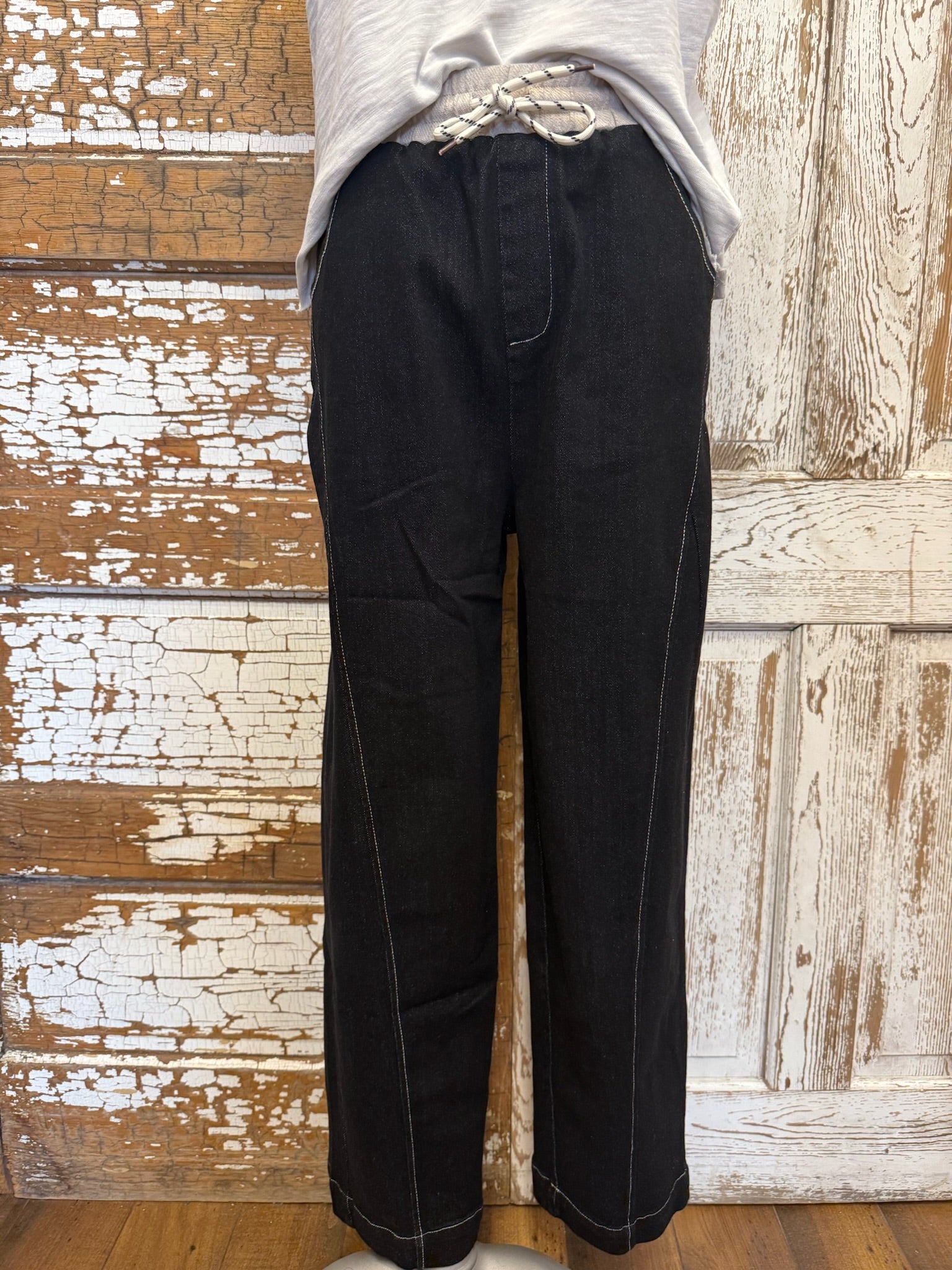 Barrel pant with elastic waist