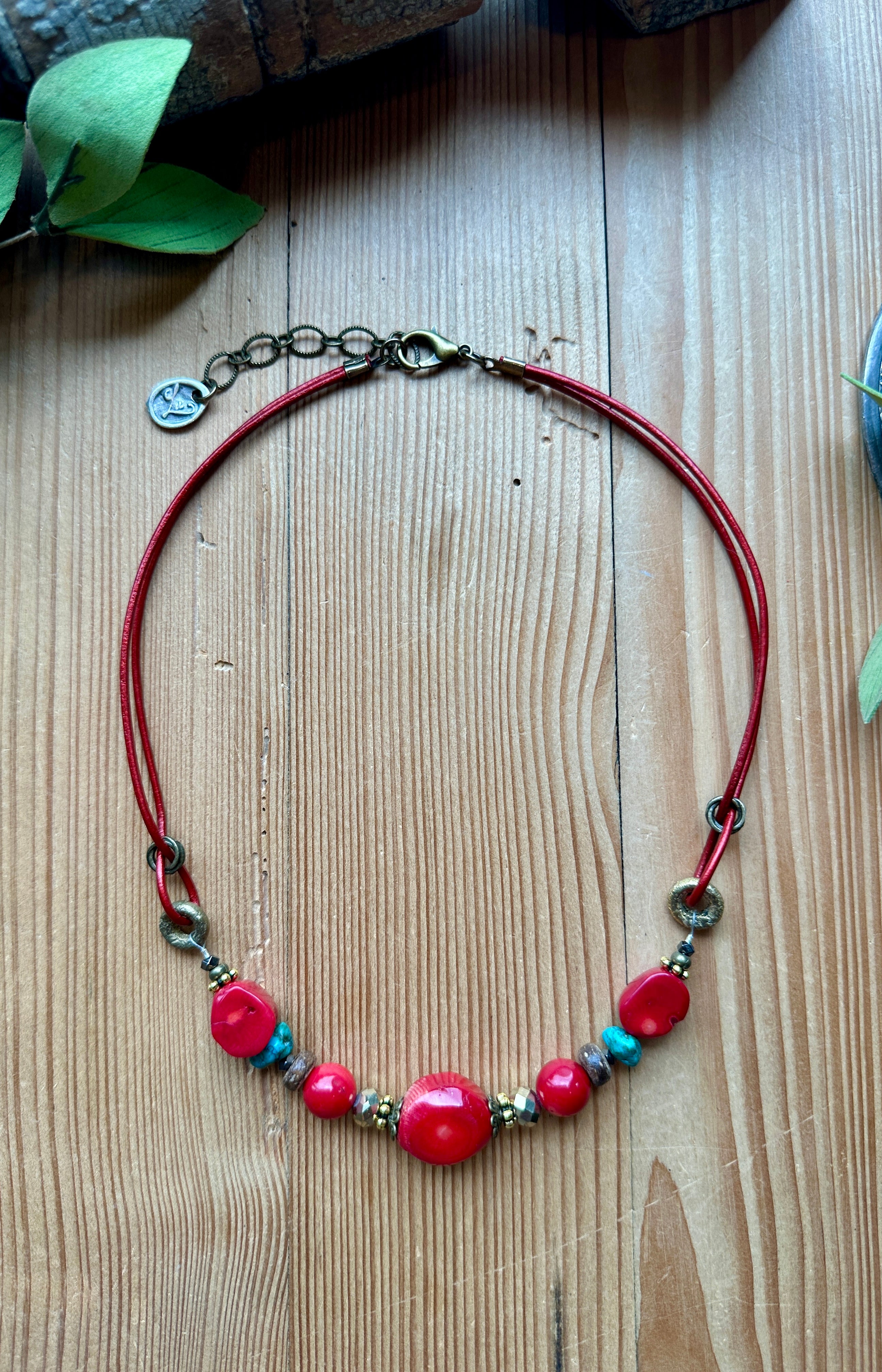 Handmade beaded red short necklace