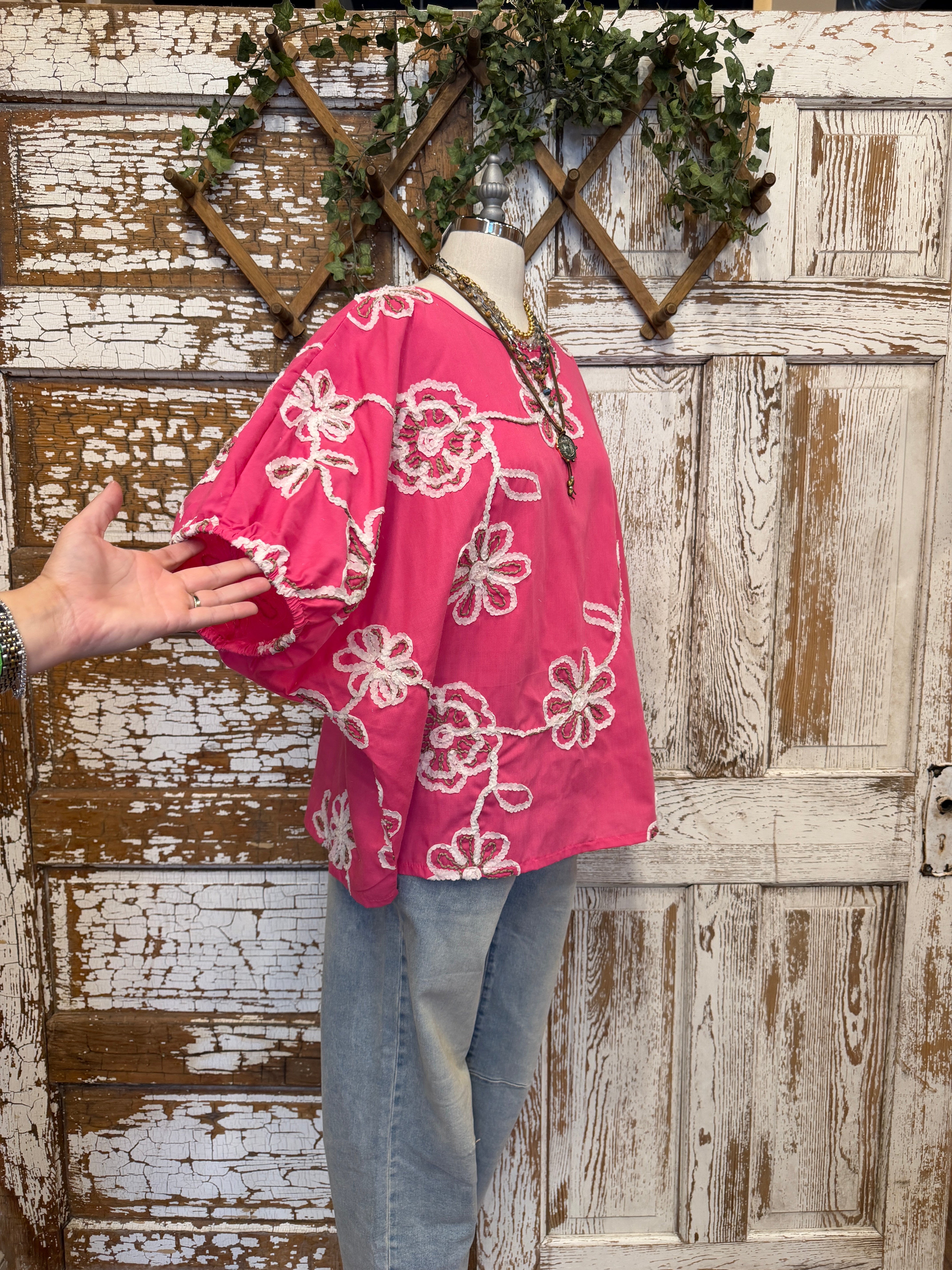 Pink 3D Floral Appliqué Puff Sleeve Top – Artistic Works By Lu