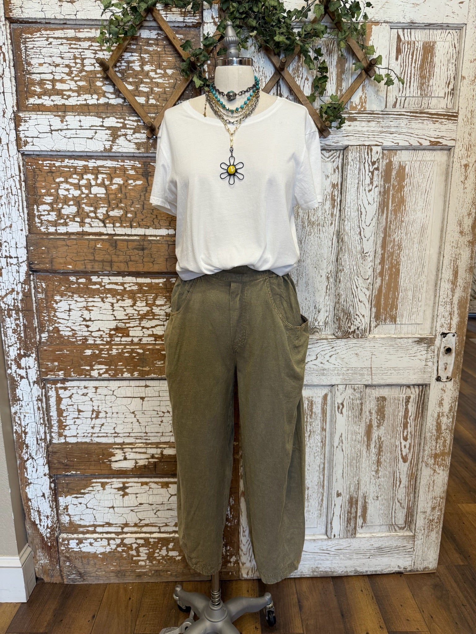 Olive barrel women's pants