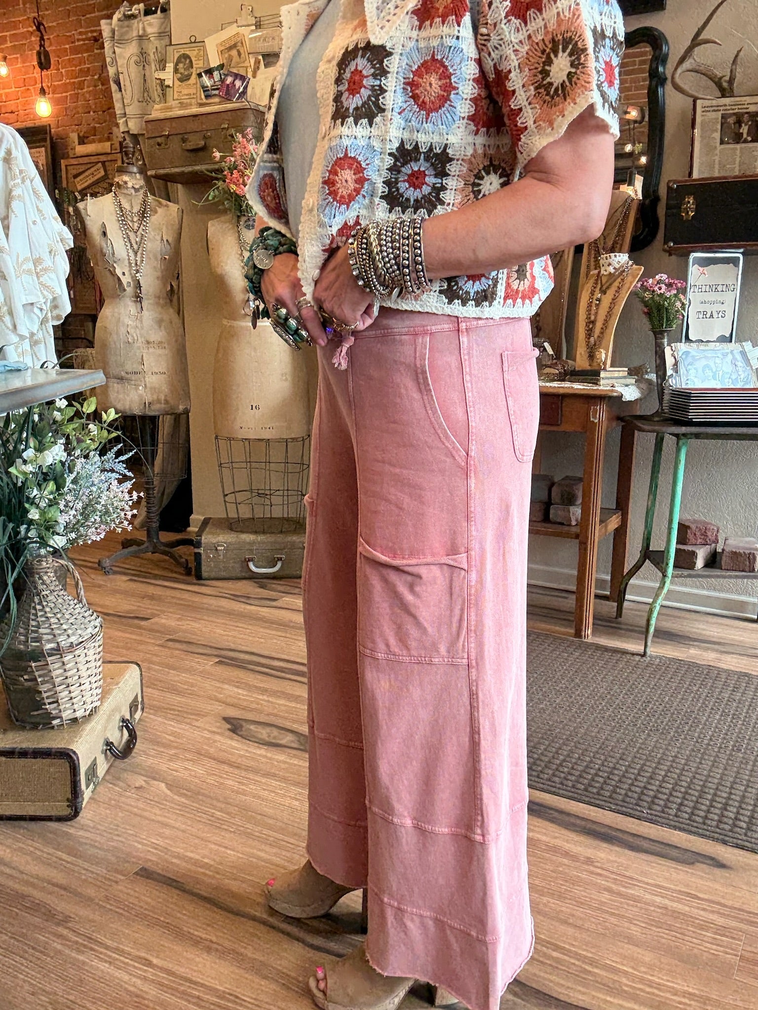 Rose pink leisure wide legged pants