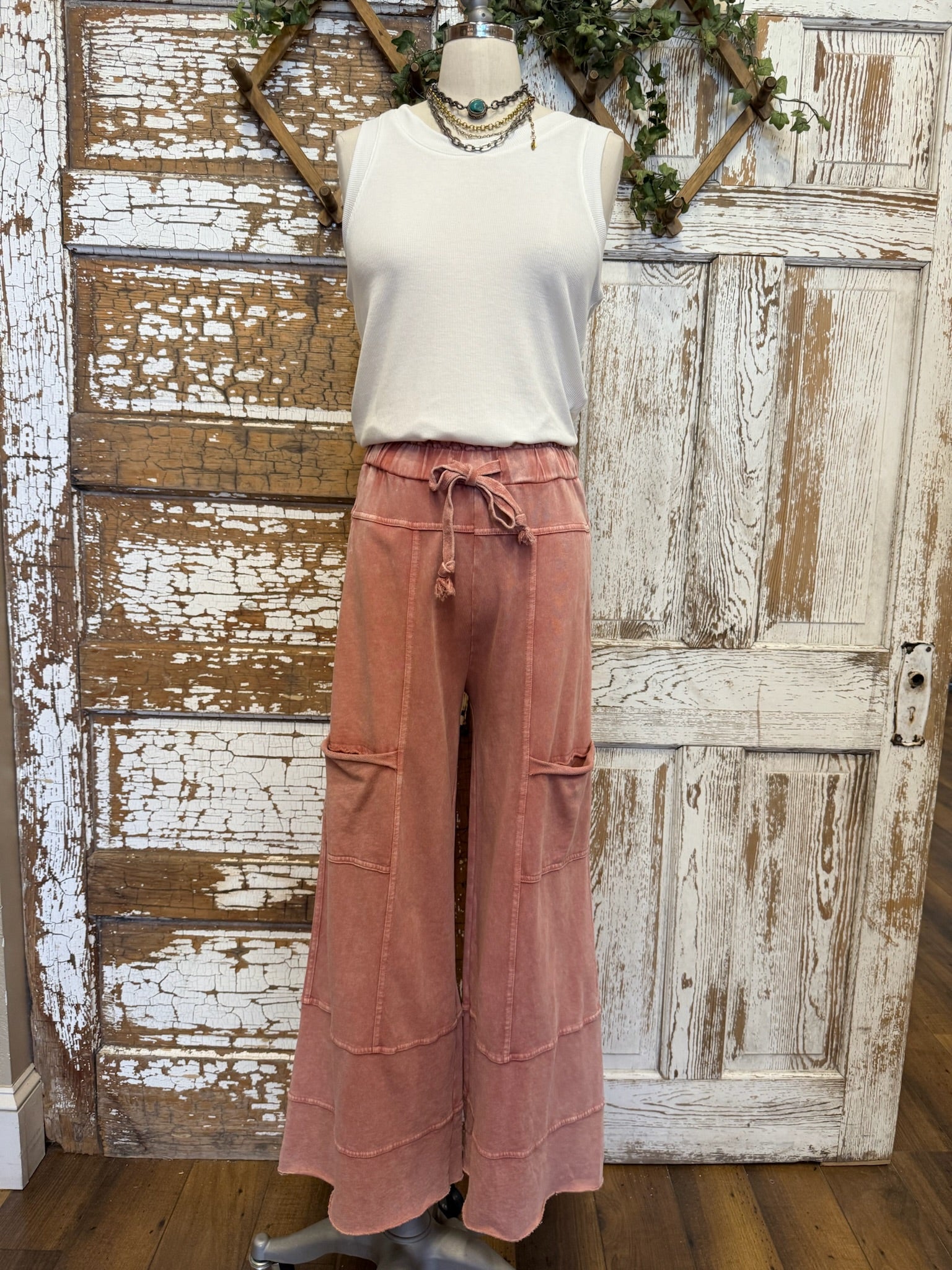 Rose pink leisure wide legged pants