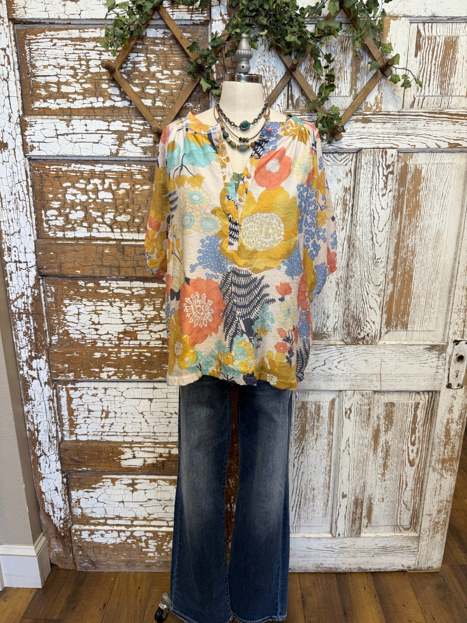 boho flower top with buttons