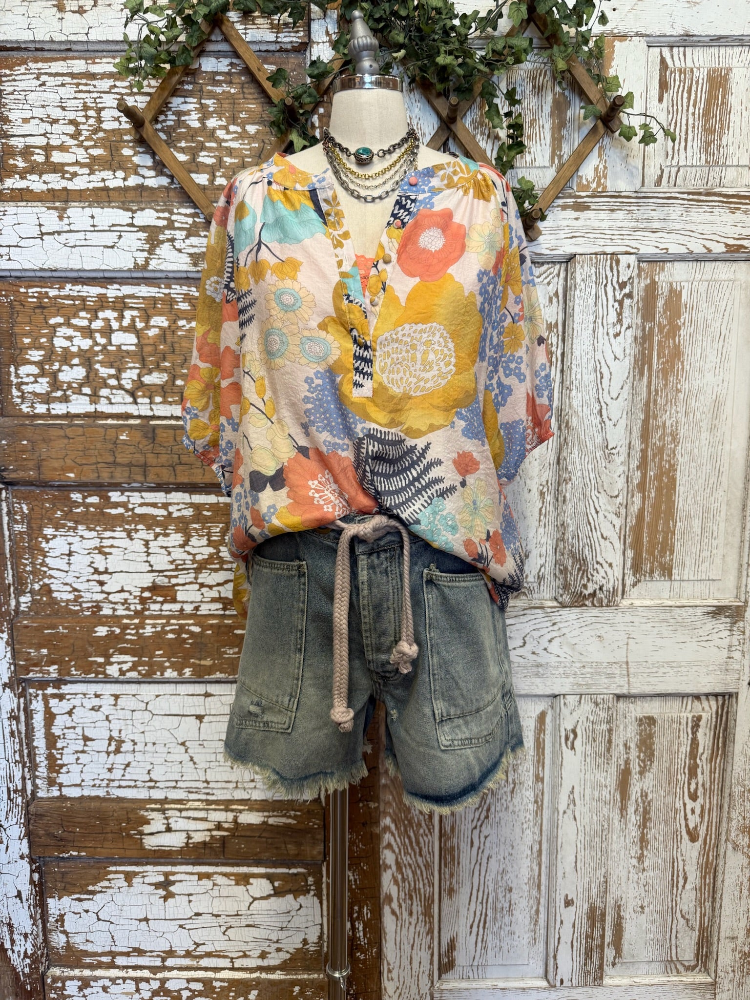boho flower top with buttons