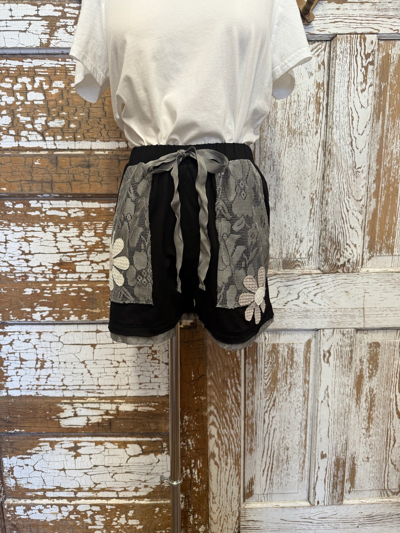 black and white flower shorts