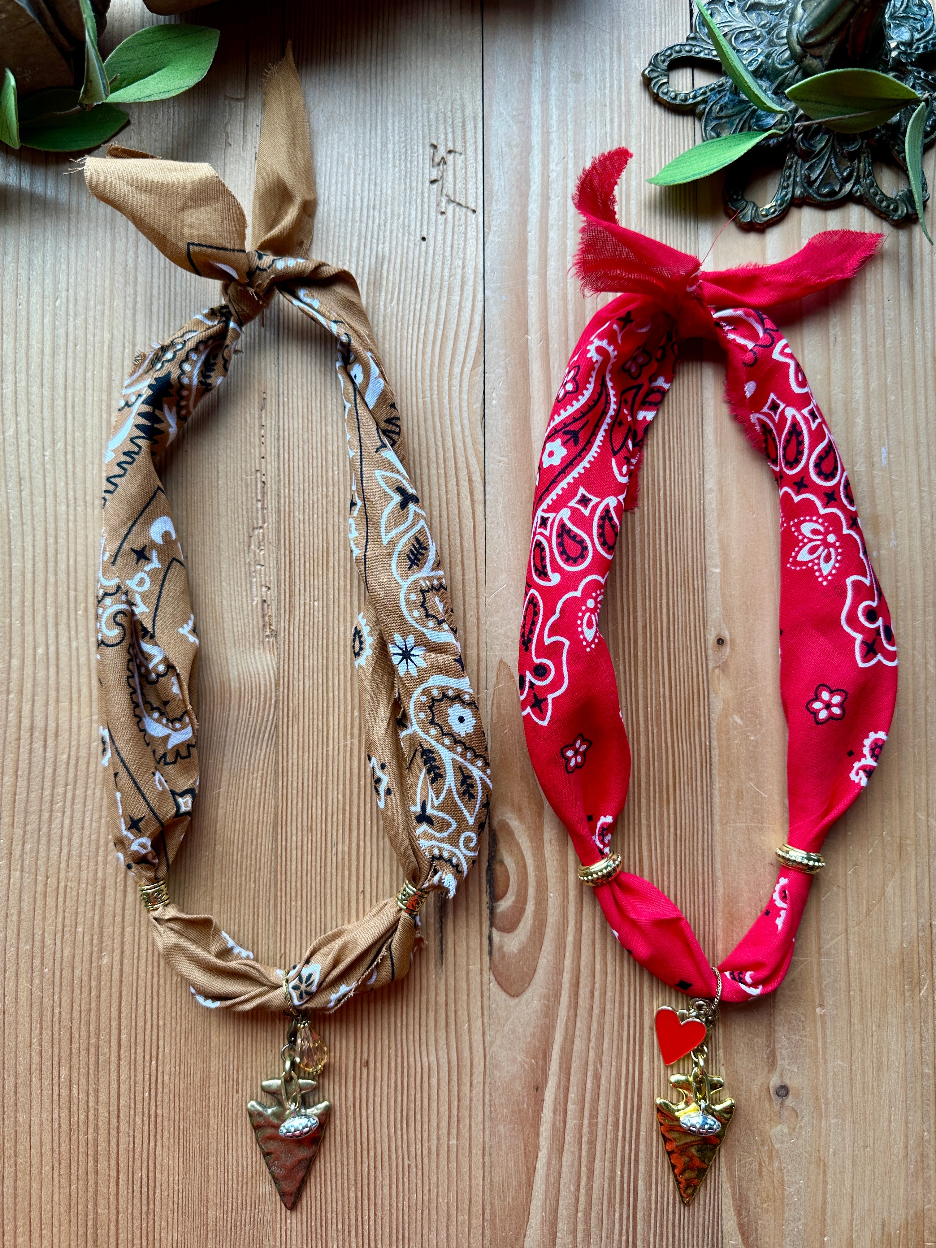 Bandana Necklace with Arrowhead Pendant – Artistic Works By Lu