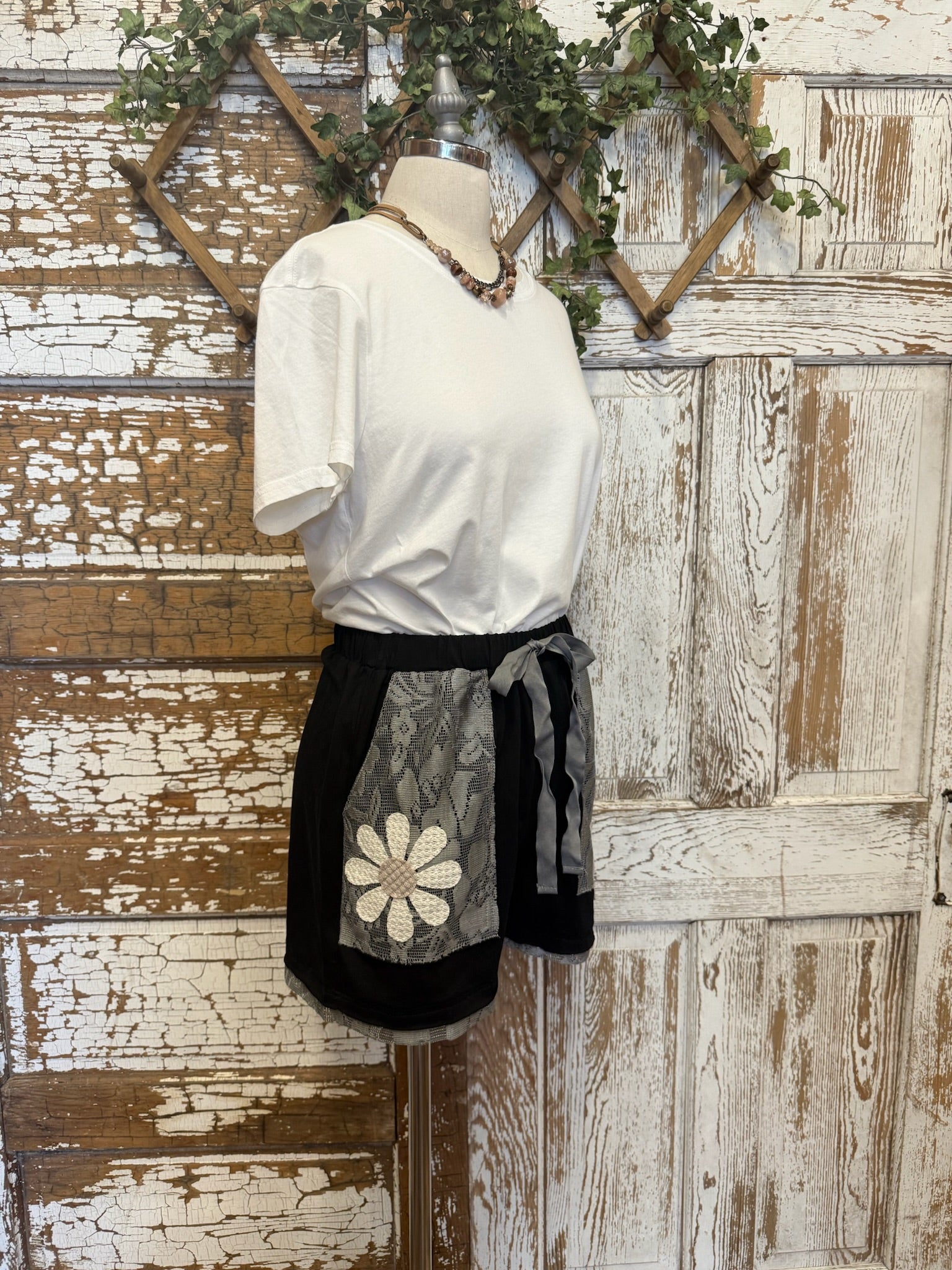 black and white flower shorts